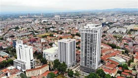 Nhà đầu tư tìm kiếm cơ hội mới rót tiền đầu tư trái phiếu bất động sản. (Ảnh: Danh Lam/TTXVN)