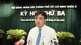 Phó Chủ tịch UBND TPHCM Lê Hòa Bình cho biết một trong những nhiệm vụ trong tâm của TP là giải quyết dứt điểm những tồn tại liên quan đến KĐT Thủ Thiêm. Ảnh: Việt Dũng