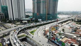 Lần lượt các tuyến đường trên cao của TP.HCM đang rục rịch được đánh thức sau 16 năm nằm trên giấy.
