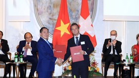 Ông Trần Anh Tuấn, Chủ tịch MSB và đại diện Ngân hàng Kaleido Thụy Sĩ ký kết hợp tác chiến lược về việc phát triển hoạt động mảng Private Banking tại Việt Nam