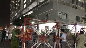 Lực lượng Công an tỉnh Bình Dương triển khai các biện pháp cách ly, phong tỏa khu vực liên quan trường hợp mắc Covid-19