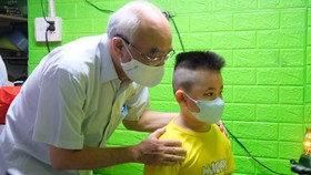 Huyện Bình Chánh chăm lo ăn học cho 141 trẻ em mồ côi đến 18 tuổi