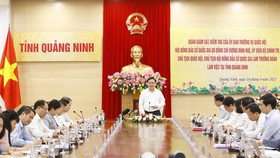 Chủ tịch Quốc hội Vương Đình Huệ chủ trì cuộc làm việc với Ban Thường vụ Tỉnh ủy và Ủy ban bầu cử tỉnh Quảng Ninh. Ảnh: TTXVN