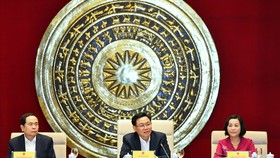 Chủ tịch Quốc hội Vương Đình Huệ chủ trì phiên họp với Ban Công tác đại biểu thuộc UBTVQH. Ảnh: QUANG PHÚC