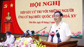 Chủ tịch Quốc hội Vương Đình Huệ tiếp xúc cử tri, vận động bầu cử tại Hải Phòng