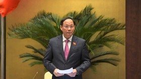 Phó Chủ tịch Quốc hội, Thượng tướng Trần Quang Phương điều hành phiên họp