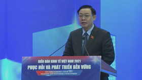 Chủ tịch Quốc hội Vương Đình Huệ phát biểu khai mạc Diễn đàn. Ảnh: QUANG PHÚC