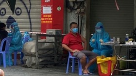tiêm vaccine lưu động cho người dân phường Tân Định, quận 1