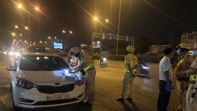 CSGT TPHCM kiểm tra đo nồng độ cồn theo kinh nghiệm quốc tế trên địa bàn