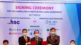 Ngân hàng First Commercial Bank cùng Công ty Cổ phần chứng khoán TPHCM ký kết hợp đồng 44 triệu USD