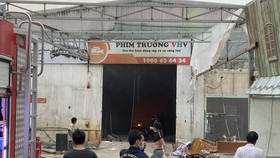Lực lượng chức năng tại hiện trường vụ cháy