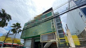 Công an khám nghiệm hiện trường vào ngày 21-9