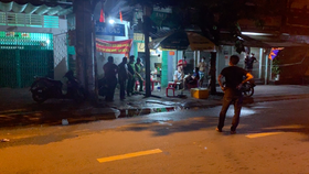Công an phong tỏa hiện trường. Ảnh: CHÍ THẠCH