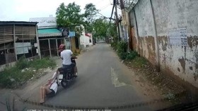 Hình ảnh 1 vụ cướp kéo lê cô gái trước đó.