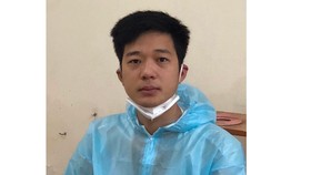 Đối tượng Nguyễn Việt Vương lúc bị bắt