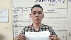 Đối tượng Hậu tại cơ quan công an. Ảnh: CHÍ THẠCH