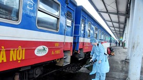 Đường sắt đang siết chặt các biện pháp phòng dịch Covid-19. Ảnh: ĐCSVN