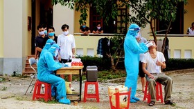 Nghệ An: Tạm đình chỉ công tác chủ tịch xã vì để F1 về nhà… thăm vợ