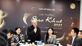Dr. Mai Liem Truc was delivering his speech in Sao Khue Awards 2021 launching ceremony. (Photo: SGGP)
