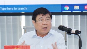 Chairman of HCMC People’s Committee Nguyen Thanh Phong is delivering his speech in the meeting. (Photo: hcmcpv)