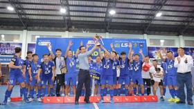 Thái Sơn Nam hoàn tất cú ăn 3 ở mùa giải 2020. Ảnh: DŨNG PHƯƠNG