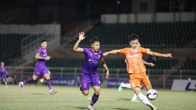 Cuộc đối đầu bất phân thắng bại của hai đội tại giải Tứ hùng hồi đầu mùa