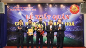 HLV Lopez hôm CLB Thanh Hóa xuất quân mùa bóng 2020. Ảnh: THFC