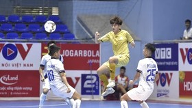 Zebit Sài Gòn (áo trắng) quá mạnh so với Cao Bằng