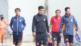 BHL đội Đà Nẵng có nhiều biến động giữa mùa bóng. Ảnh: FBNV