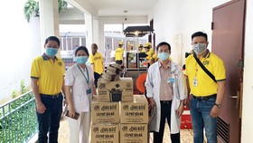 Bên cạnh phục vụ thức uống miễn phí, thương hiệu Ông Bầu còn gửi đến các bệnh viện những sản phẩm cà phê thật để đồng hành cùng các y bác sĩ mọi lúc mọi nơi