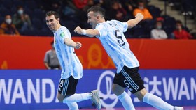 Argentina thực hiện cuộc lội ngược dòng ngoạn mục trước Paraguay