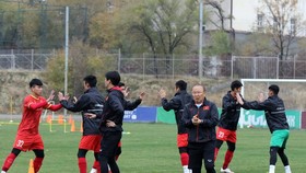Buổi tập thứ ba của đội tại Kyrgyzstan vào chiều 22-10
