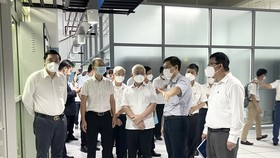 Đoàn công tác của Tỉnh ủy Bình Dương thăm Trung tâm dữ liệu (datacenter) của Công ty VNTT