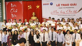 Có một miền quê yên ả trong ký ức mỗi người...