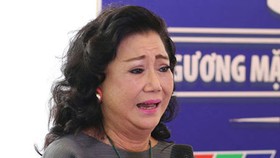 NSND Kim Cương chia sẻ kinh nghiệm với MC trẻ.