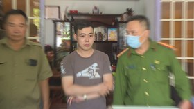 Xử lý đối tượng buôn bán hơn 600 trang sức làm từ ngà voi