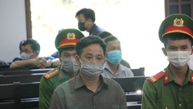 Triệu tập nhân chứng mới, hoãn xét xử nguyên bí thư xã giết em họ, đốt xác