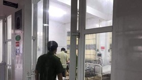 Sập tường, 4 cháu nhỏ thương vong