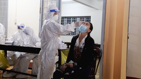 Đoàn bác sĩ Bệnh viện Chợ Rẫy hỗ trợ Đắk Lắk chống dịch