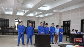 Các bị cáo bị tuyên phạt tại TAND TP Đà Nẵng. Ảnh: XUÂN QUỲNH