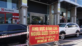 Phong tỏa chung cư F-Home vì 2 bệnh nhân mắc Covid-19 từng đến đây