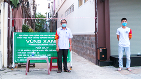 Ban điều hành tổ dân phố phát huy vai trò giữ vững "vùng xanh" tại các điểm chốt vào khu dân cư