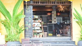 Các cơ sở kinh doanh dọn dẹp, vệ sinh để mở lại vào ngày mai 16-10