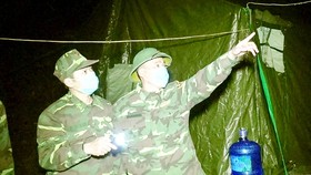 Cán bộ, chiến sĩ Bộ đội Biên phòng Lạng Sơn thường trực trên biên giới để kiểm soát, xử lý người nhập cảnh trái phép. Ảnh: MINH KHANG