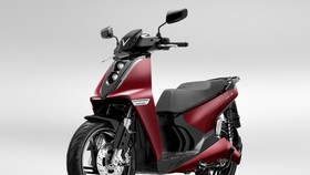 VinFast ra mắt hai dòng xe máy điện mới và công bố mô hình trải nghiệm mua sắm O2O