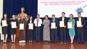 Cổ đông SCB ủng hộ 20 tỷ đồng cho quỹ phòng chống dịch Covid-19 của TPHCM