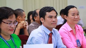 TS. Đào Tuấn Hậu, Trưởng Khoa Triết học, Trường ĐH KHXH & NV TPHCM (ngồi giữa)