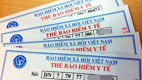 Nhiều cách đóng tiền BHYT, BHXH trong thời gian giãn cách