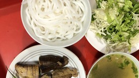 Món bún trứng cá ngừ Nha Trang ở Sài Gòn. Ảnh: THU NGUYỄN