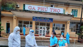 Tiếp nhận 200 túi thuốc nghĩa tình do TPHCM trao tặng